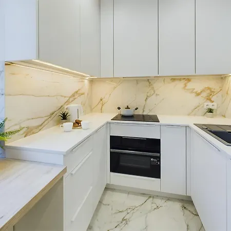 Cosy In The Capital By Renters Apartament